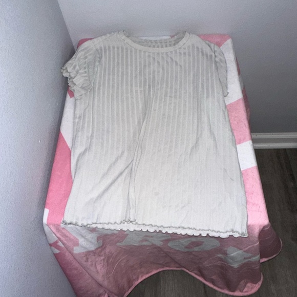 White tee - Picture 2 of 2